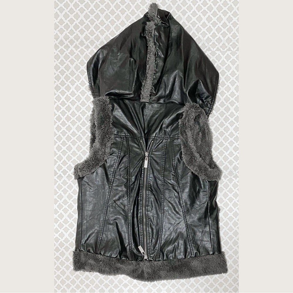 Miilla hooded faux leather/fur vest - Picture 5 of 8